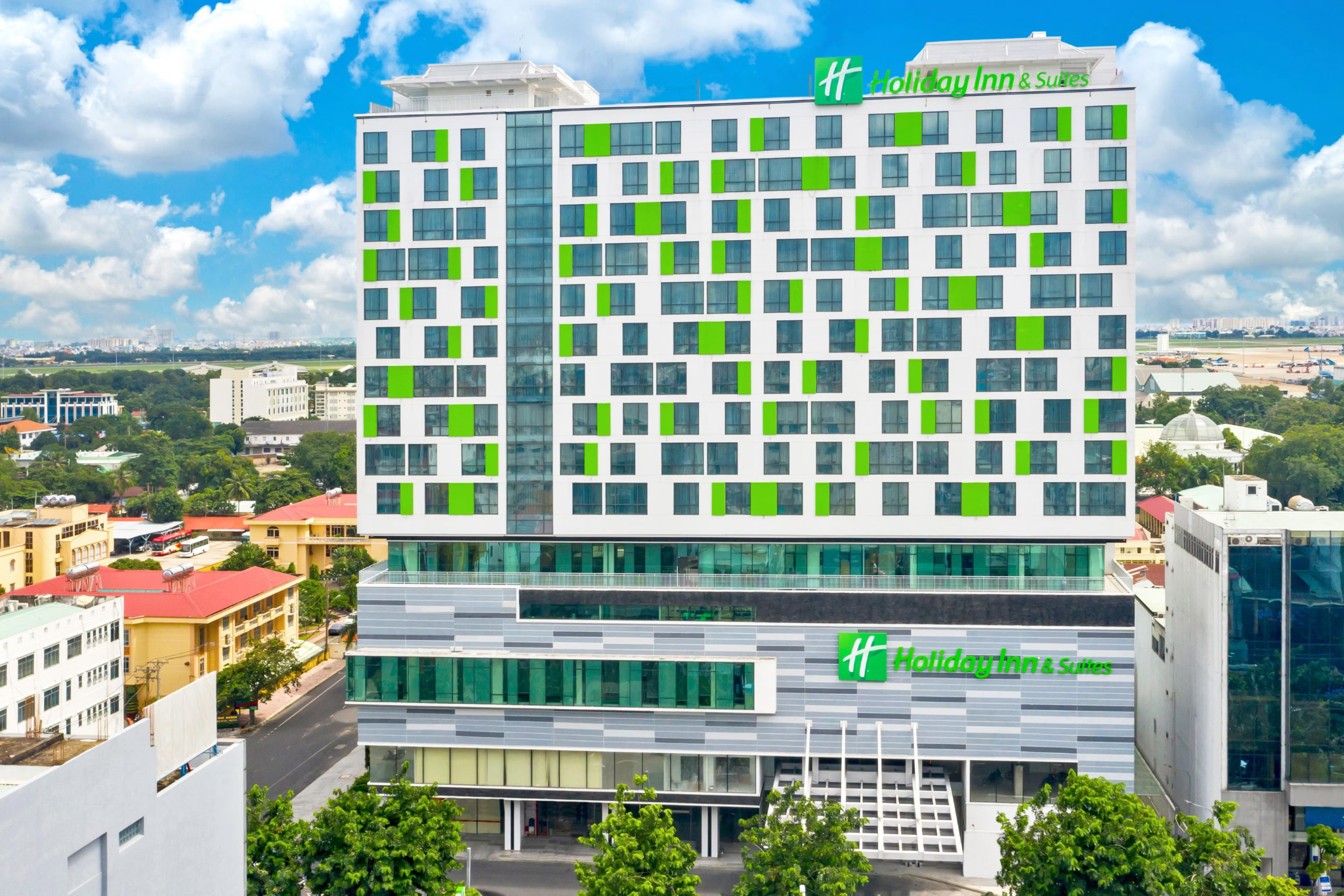 HOLIDAY INN & SUITES SAIGON