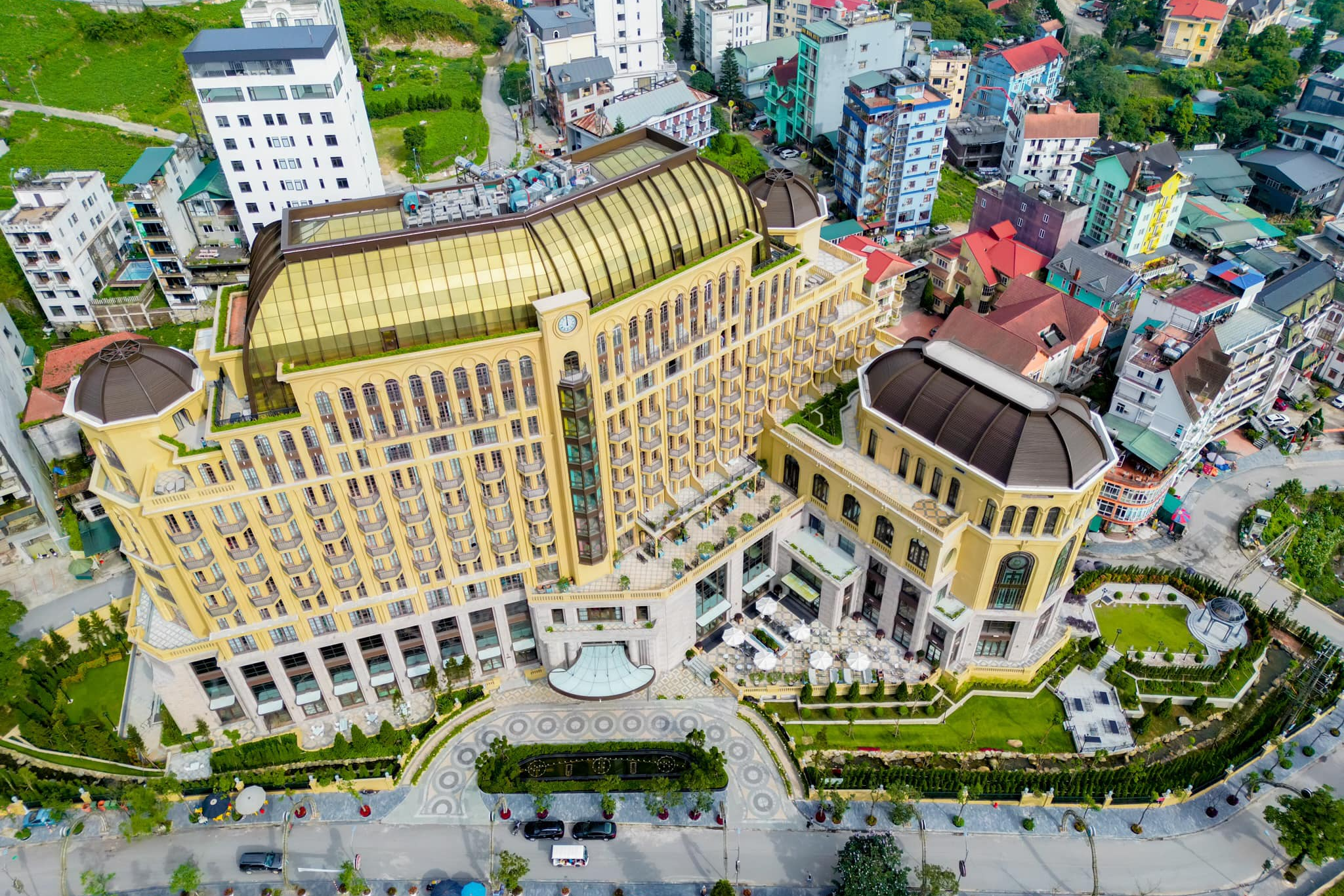 HÔTEL DE L'AMOUR TAM ĐẢO